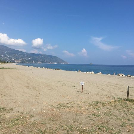 パッティ Giardino Sul Mare Bed & Breakfast エクステリア 写真